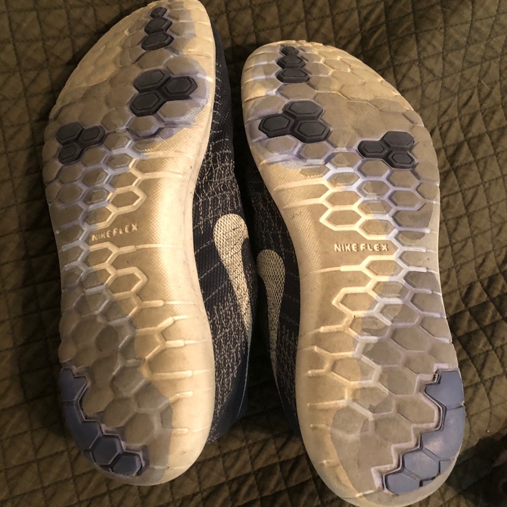 Nike’s - Picture 4 of 4